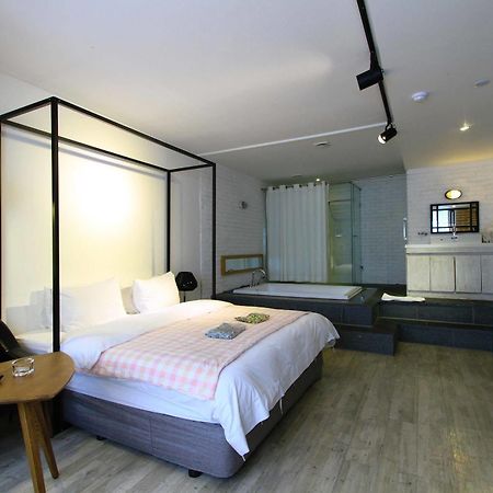 25 Hours Hotel 2 Busan Esterno foto